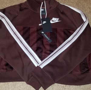 Women's Nike crop pullover sweatshirt